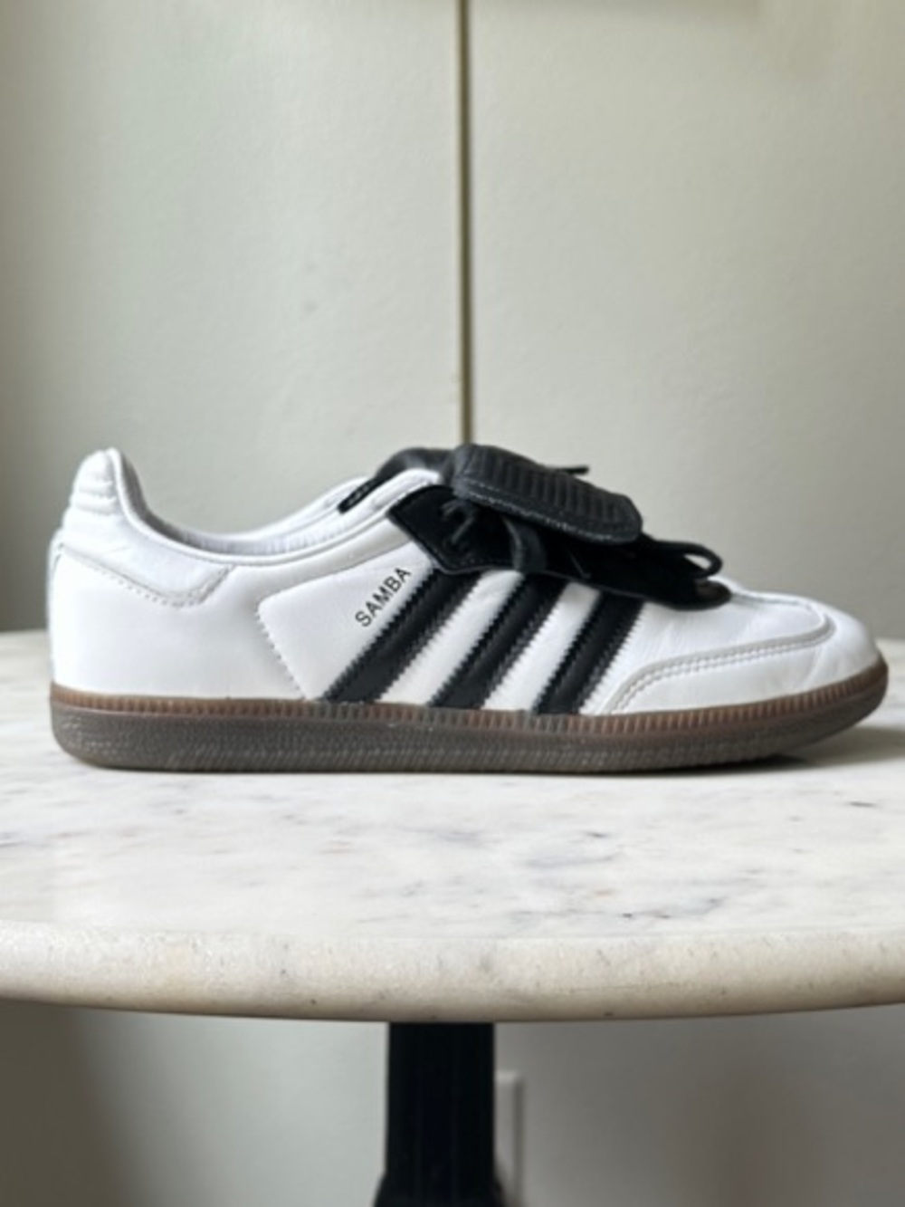 Adidas Samba OG white black gum sole soccer tongue sneakers EUC